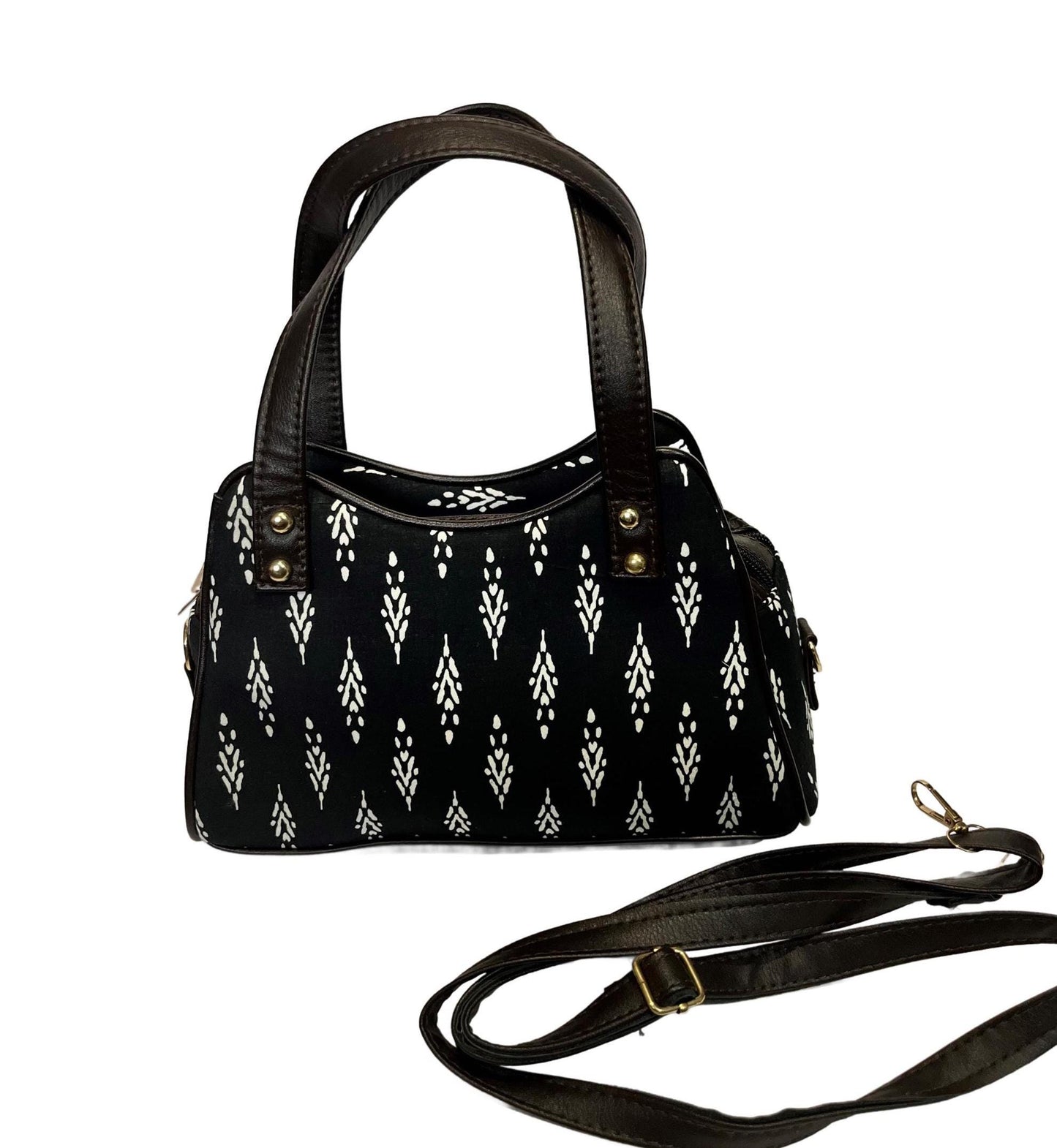 Elegant Handmade Black Crossbody Purse with Dual Sections: Fashionable Functionality