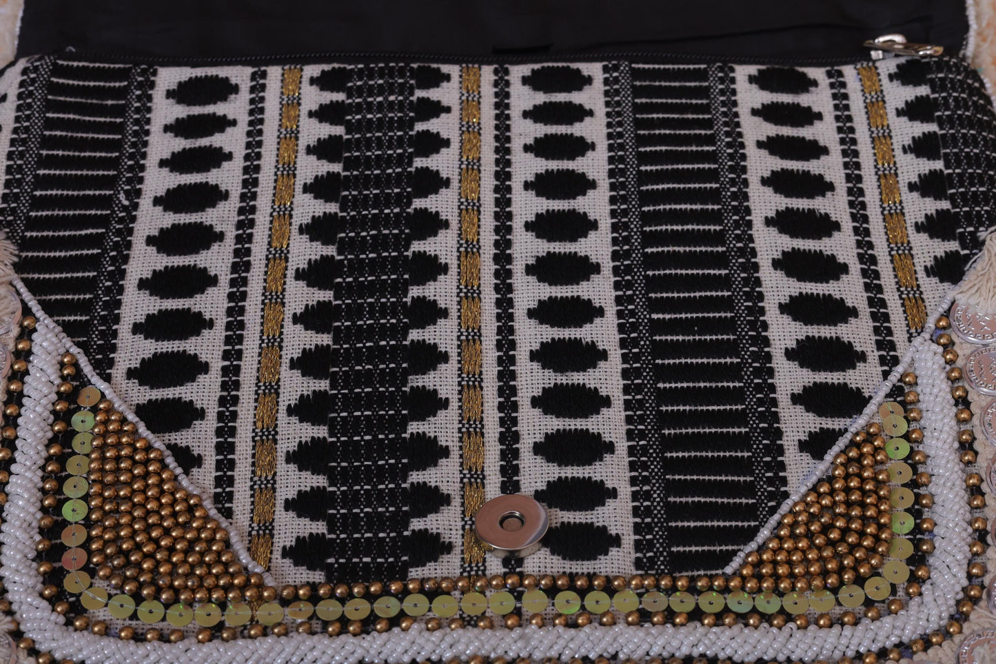 Boho Jute Sling Bag: Banjara Coin & Shell Clutch