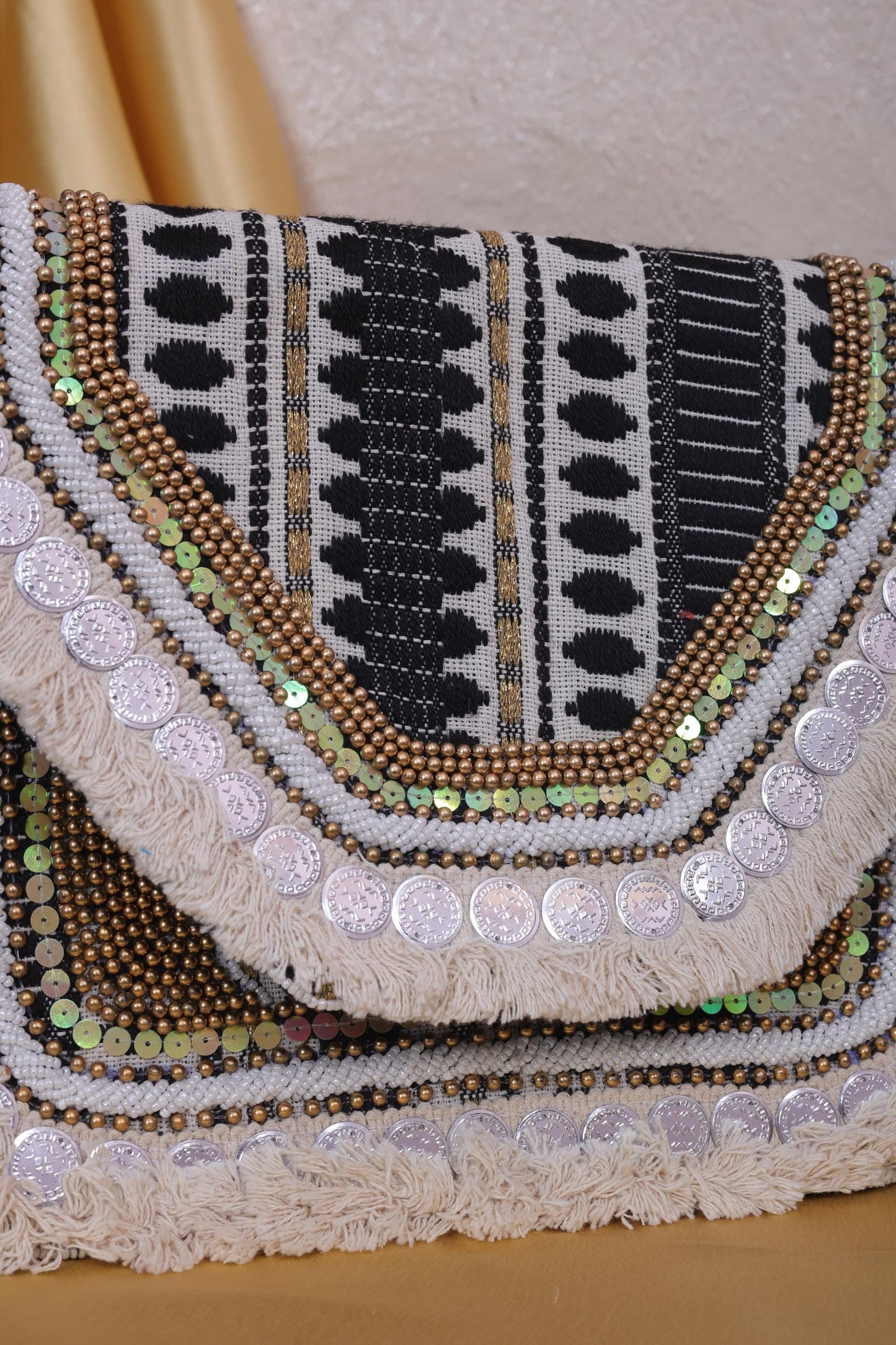 Boho Jute Sling Bag: Banjara Coin & Shell Clutch